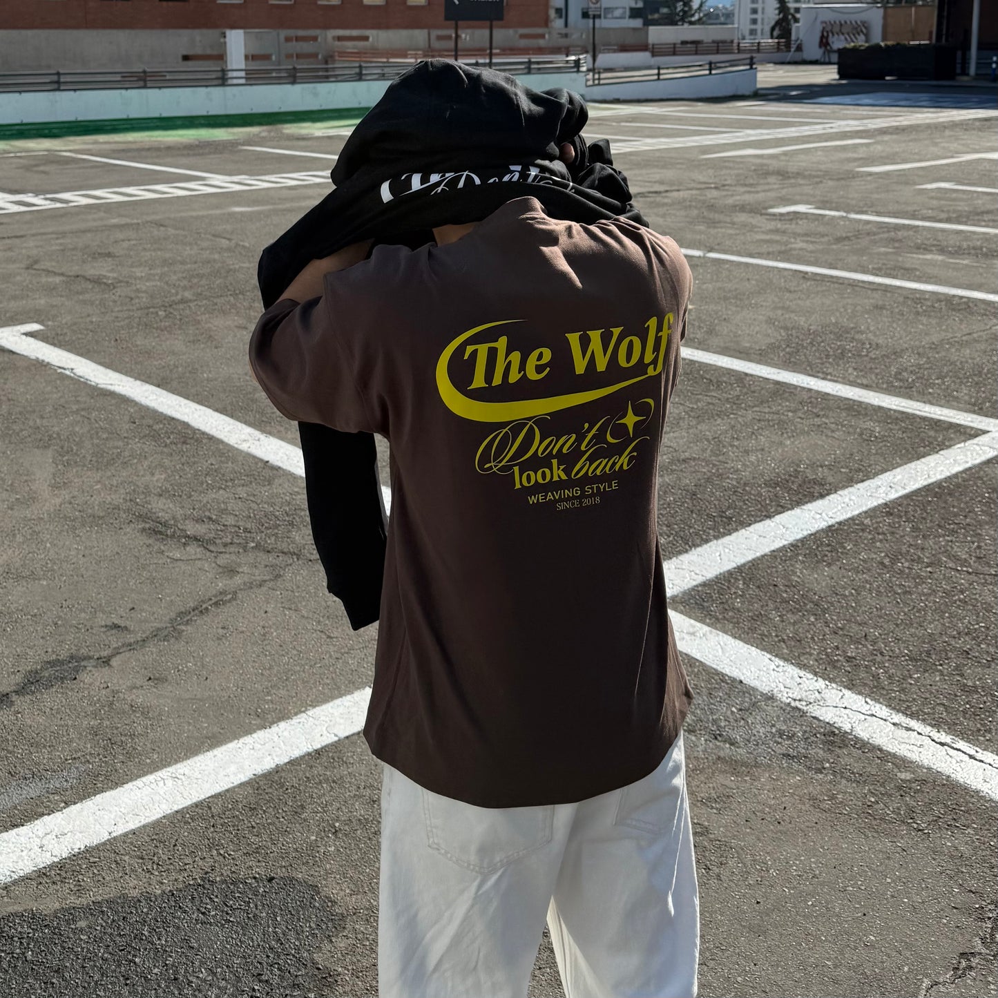 Polera Don't Look Back Café Oversize Heavy Weight 280 gr