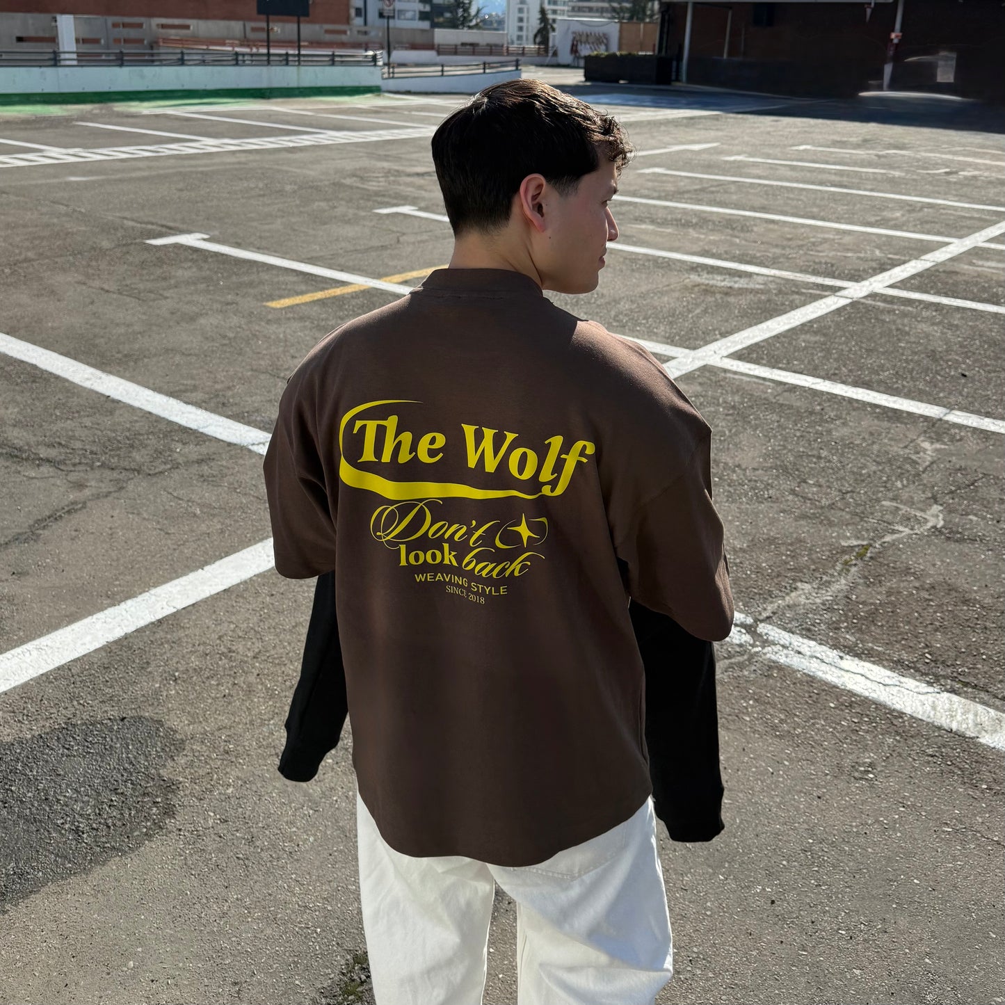 Polera Don't Look Back Café Oversize Heavy Weight 280 gr